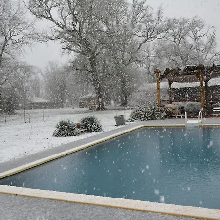 ベッド・アンド・ブレックファスト La Grande Jaougue *