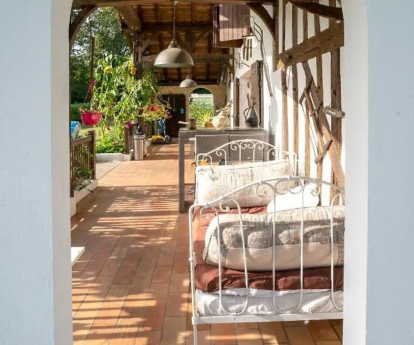 La Grande Jaougue Bed & Breakfast *
